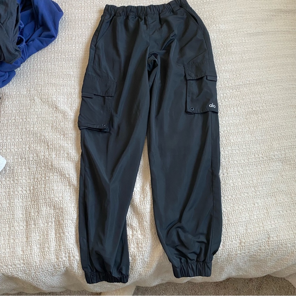 Alo it girl cargo pants
